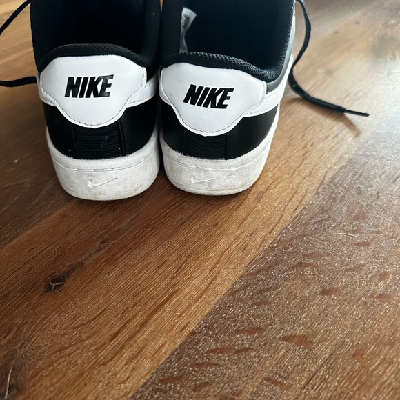 Women’s Nike Sneakers - 10 - Picture 5 of 9